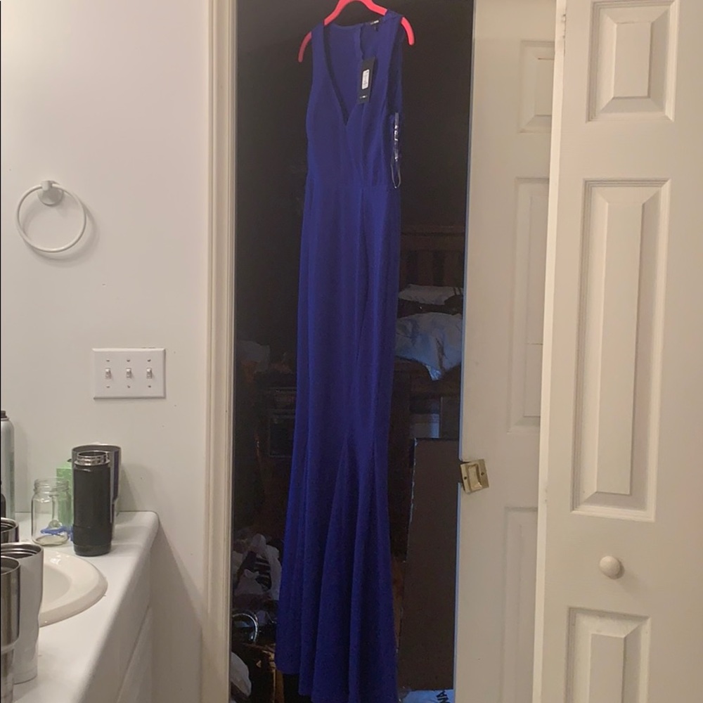 Long dressy dress can b used for wedding NWT